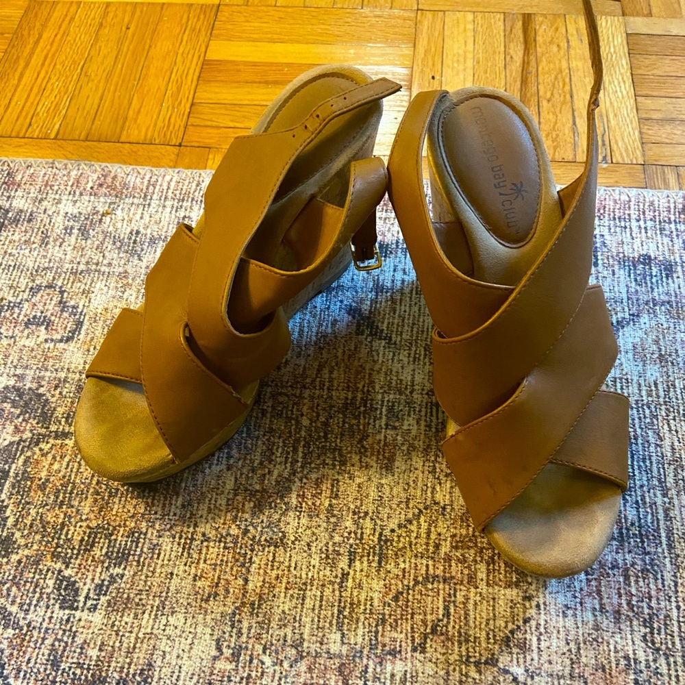 Montego Bay Club size 6 wedges!